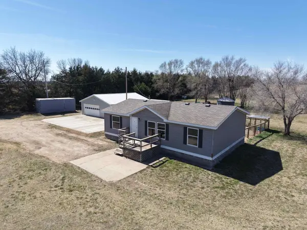 709 N 190th Road, Bennington, KS 67422