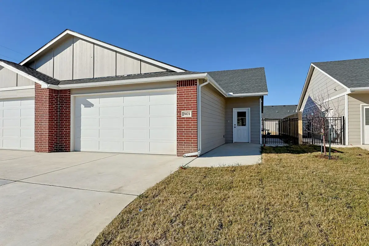 3827-3829 S Bluelake Ct, Wichita, KS 67215 - #1