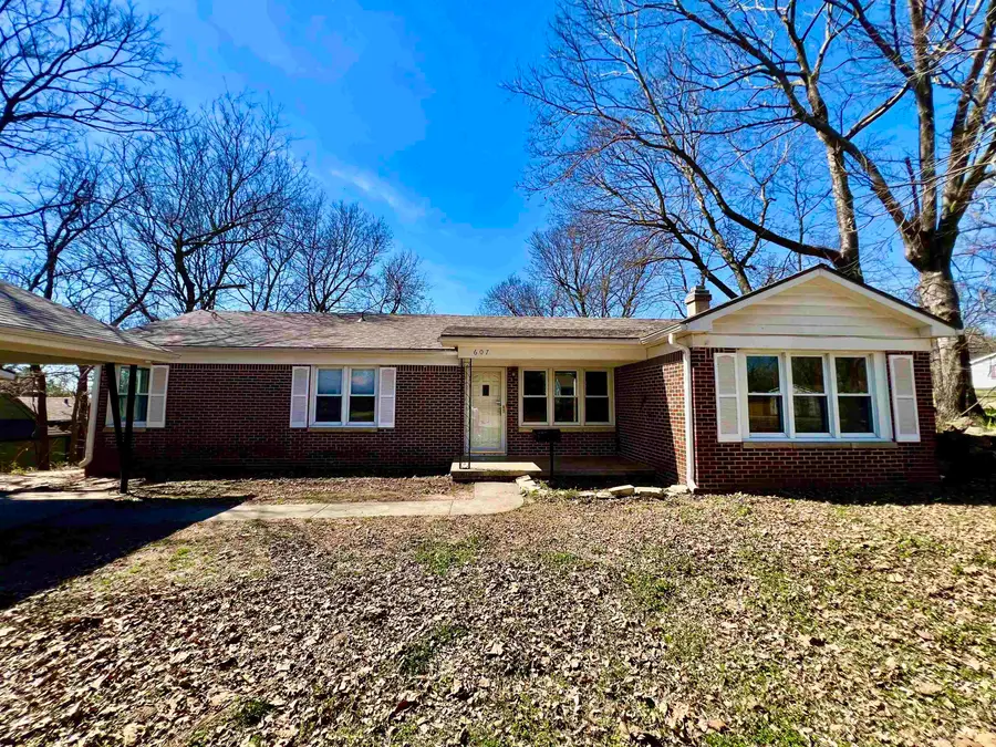 607 N 9th, Arkansas City, KS 67005 - #2