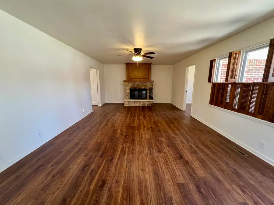 607 N 9th, Arkansas City, KS 67005 - #3