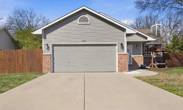 901 N Linden Ln, Derby, KS 67037