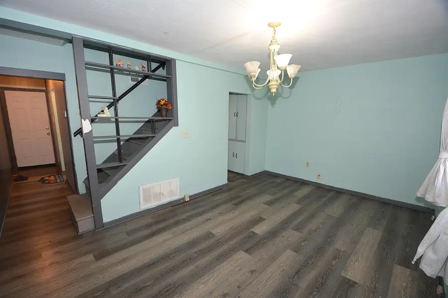 1308 S Pershing Ave, Wichita, KS 67218 - #2