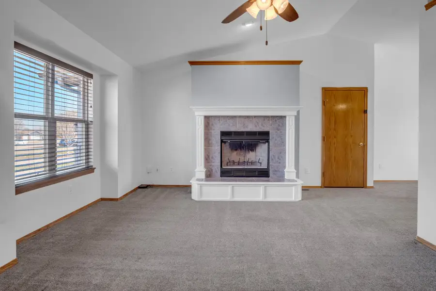 129 Sheffield Ct, Newton, KS 67114 - #3