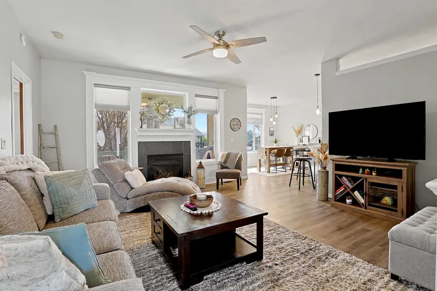 728 N Timberleaf Cir, Derby, KS 67037 - #3