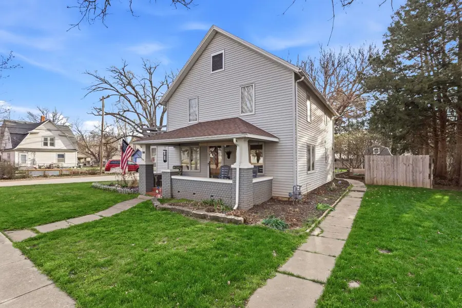 108 S Sedgwick Ave, Haven, KS 67543 - #2