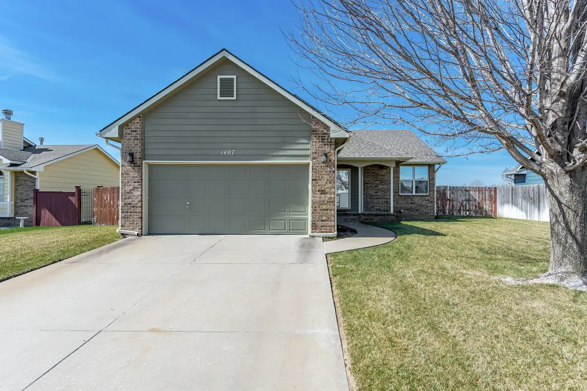 1407 N Spring Ridge Dr, Derby, KS 67037 - #1