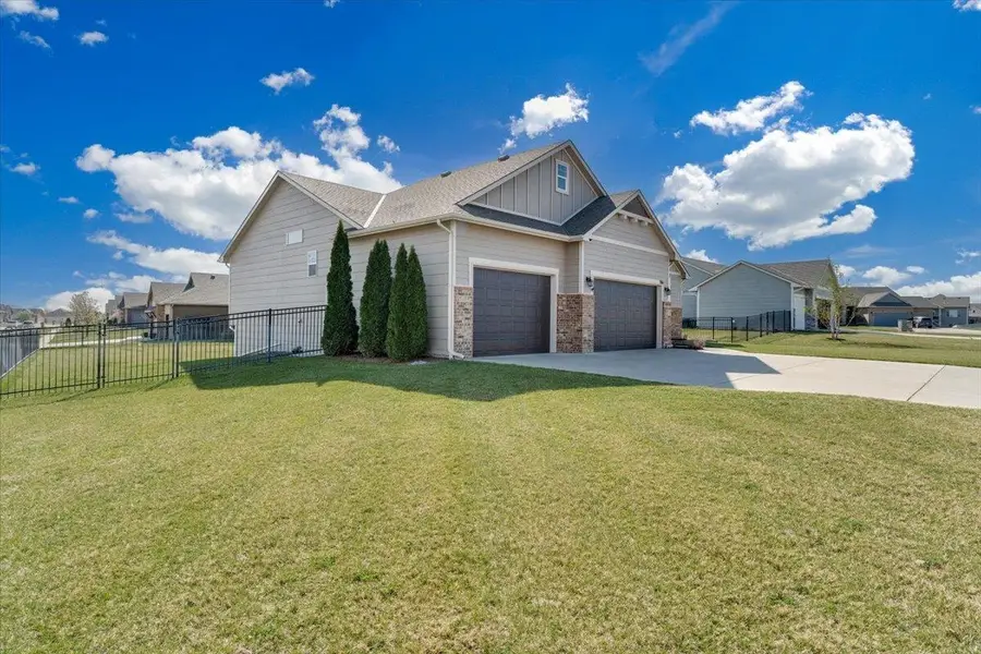 706 S Saint Andrews Cir, Wichita, KS 67230 - #2