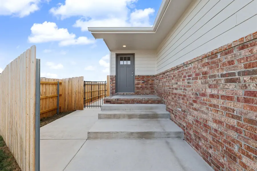 9285 E Fox Pointe, Bel Aire, KS 67226 - #2