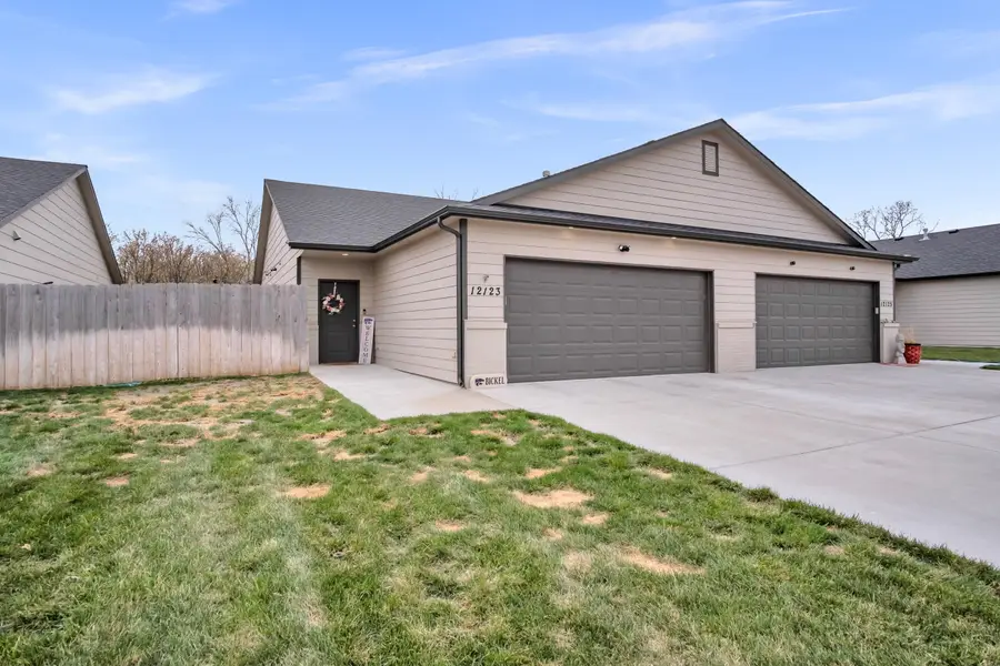 12123 W Shadow Lakes St, Wichita, KS 67205 - #3