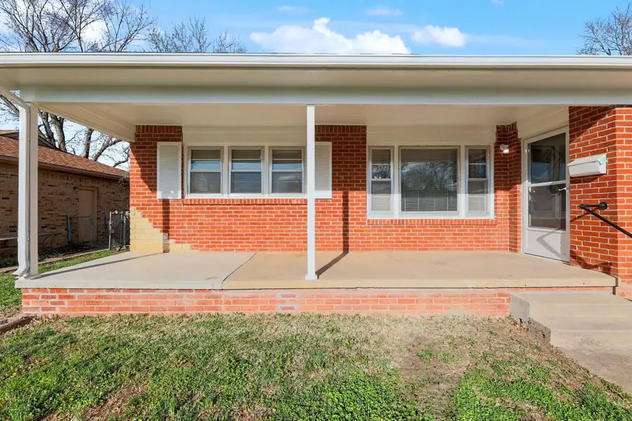 915 S Drury Ln, Wichita, KS 67207 - #3