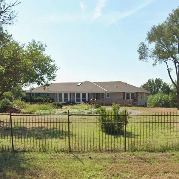 217 SW River Valley Rd, Towanda, KS 67144