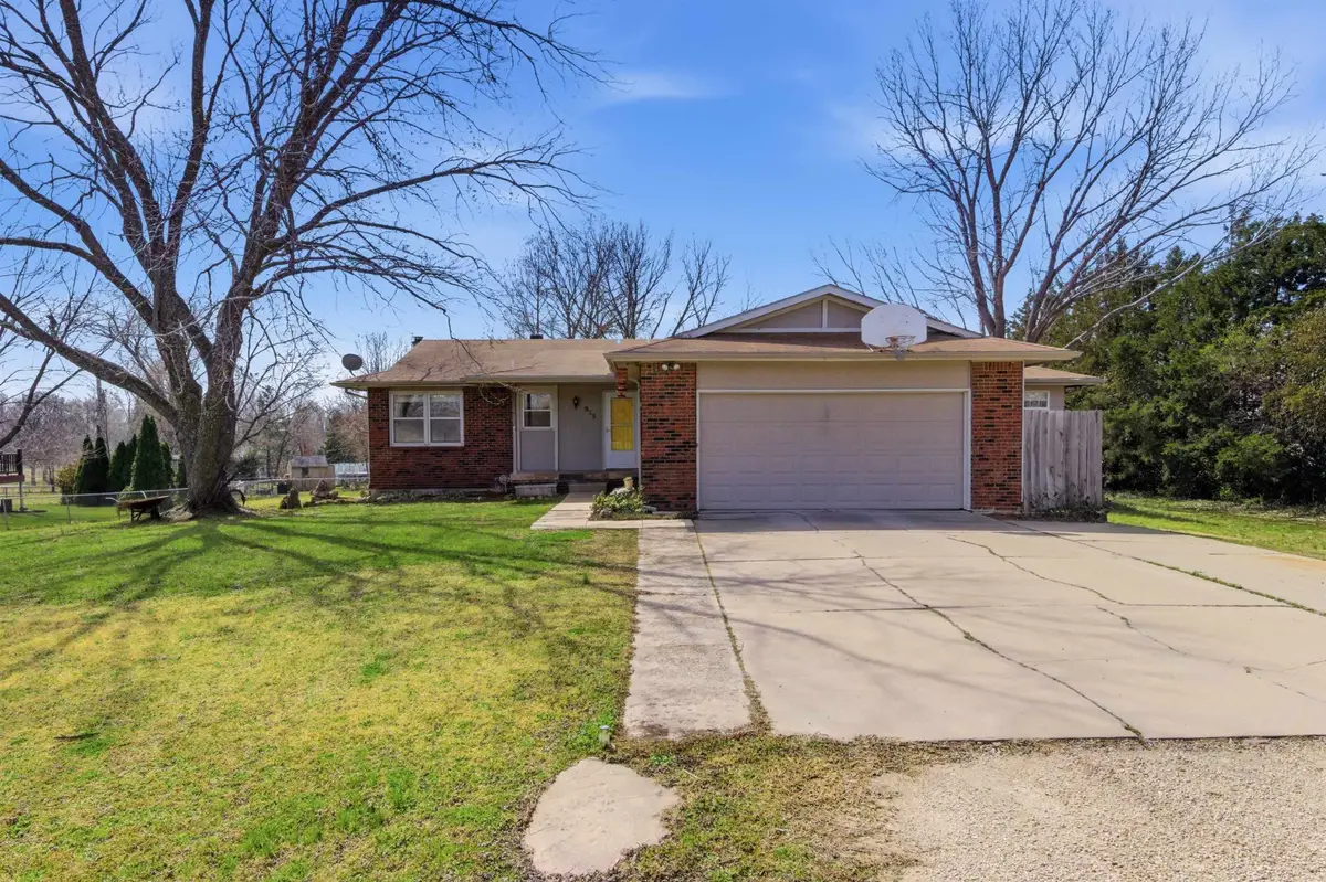 925 E Betsy Ross Dr, Andover, KS 67002 - #1