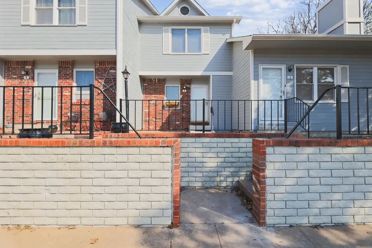101 S Rock Rd Apt 2, Derby, KS 67037 - #1