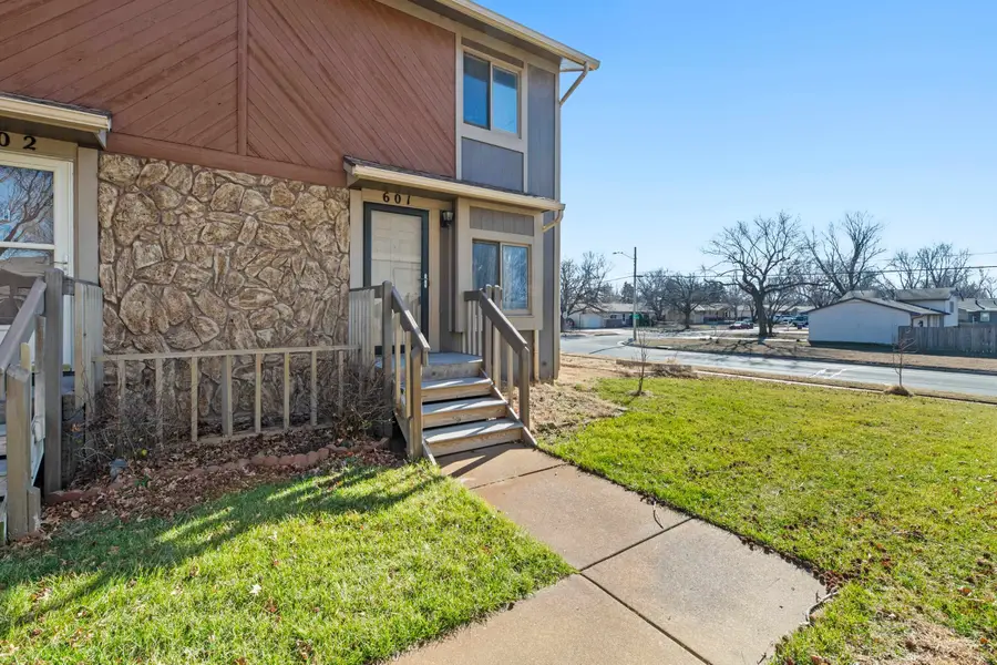 1530 N Smith Cir Unit 601, Wichita, KS 67212 - #2