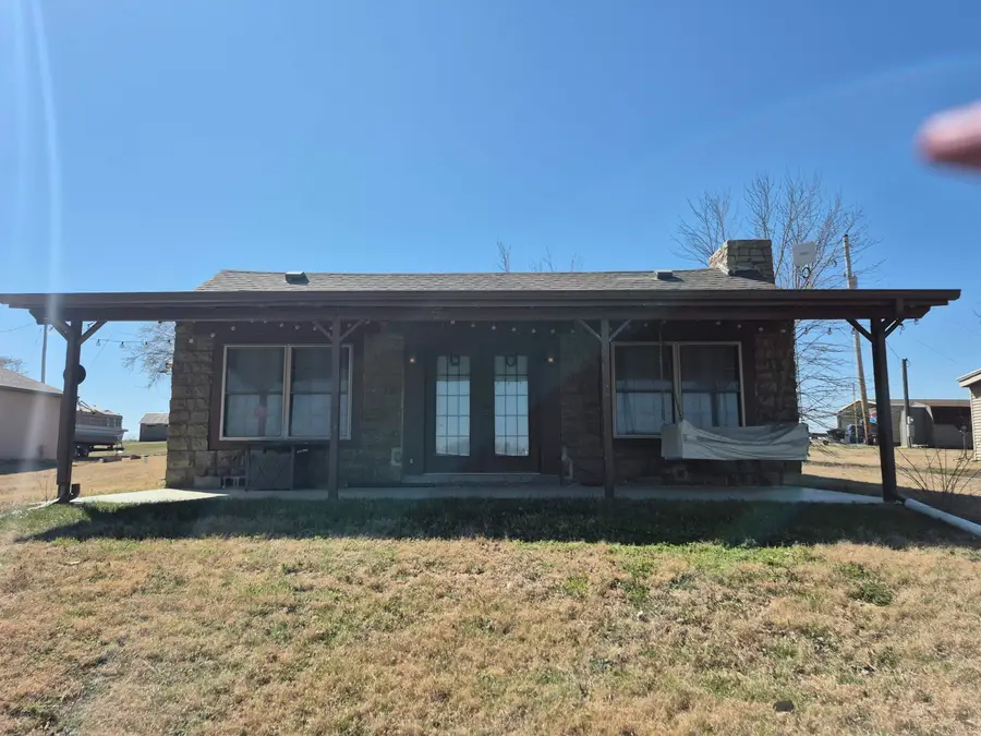 104 Eureka Lake Rd, Eureka, KS 67045 - #2