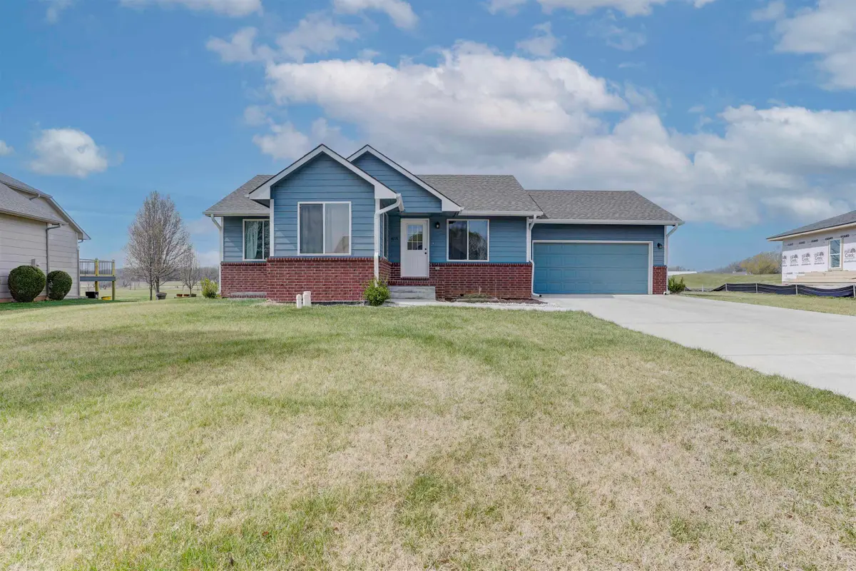 4221 Quail Ridge Dr, Winfield, KS 67156 - #1