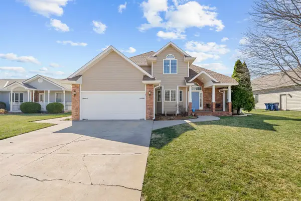 1702 Eaglecrest Rd, Salina, KS 67401