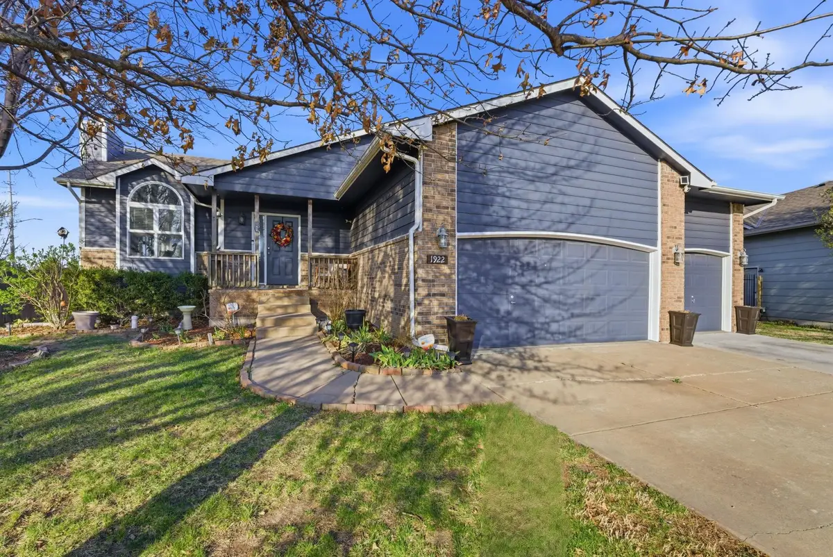 1922 N Beretta Ct, Andover, KS 67002 - #1