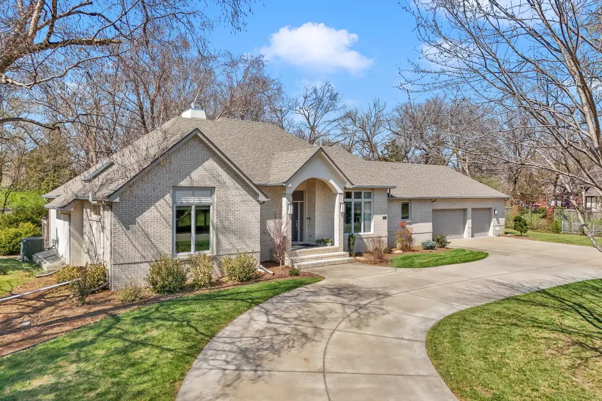 1401 Maple St, Newton, KS 67114 - #1