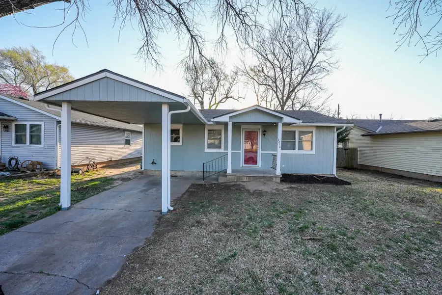 1216 N Spencer Dr, Augusta, KS 67010 - #2