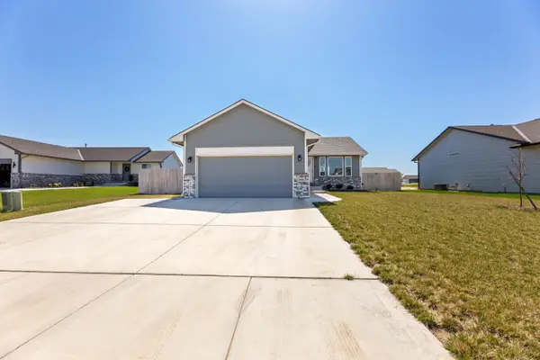 4446 Rutgers Ct, Maize, KS 67101