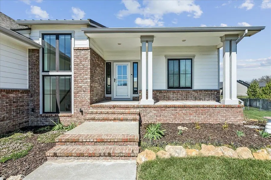 744 S Glen Wood Ct, Wichita, KS 67230 - #2