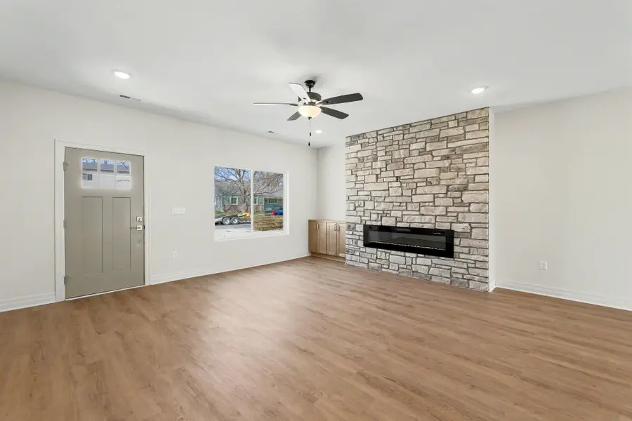 600 S Trotter, Maize, KS 67101 - #2