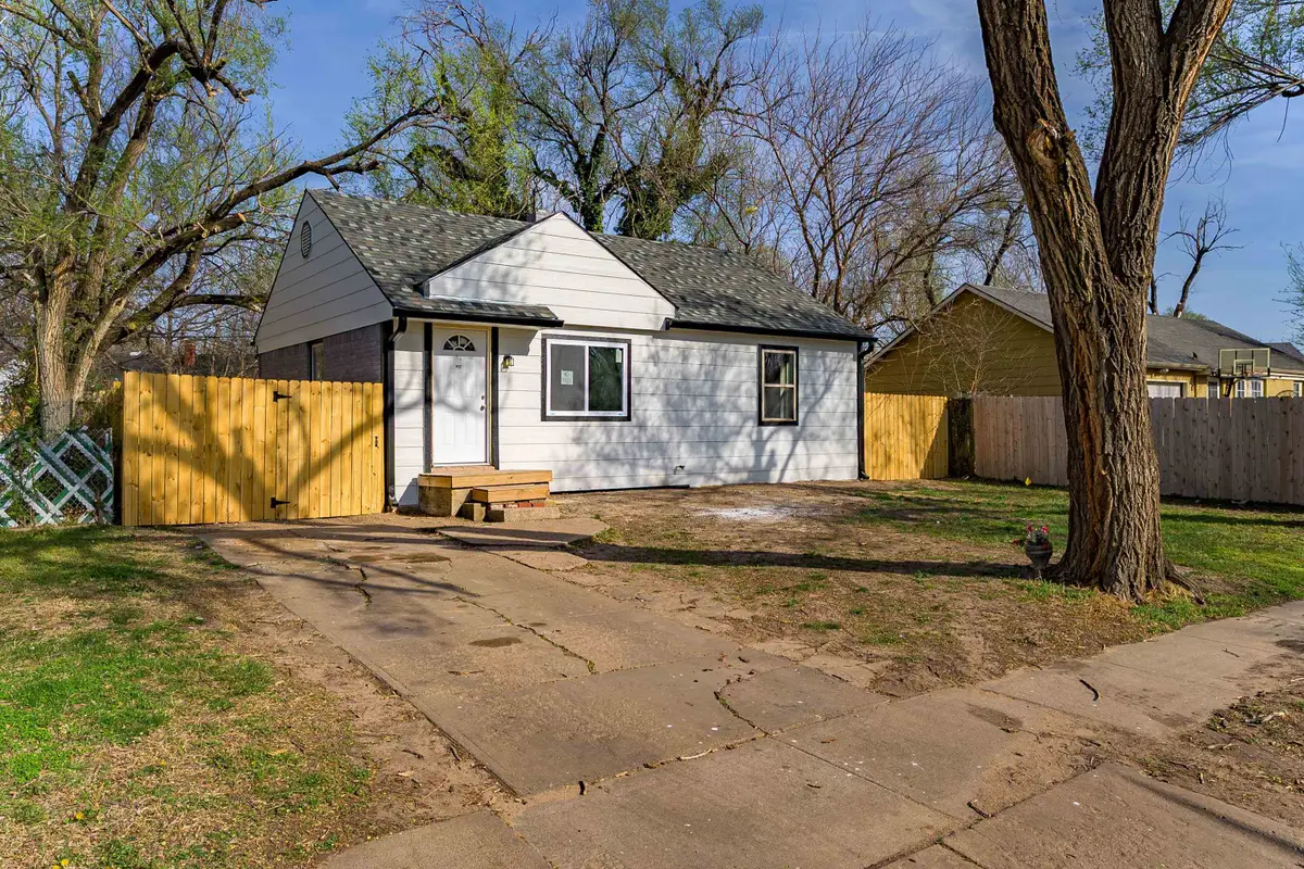 2026 N Piatt Ave, Wichita, KS 67214 - #1
