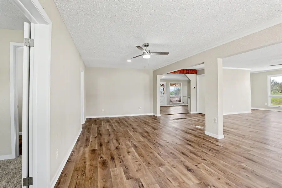 234 W Central St, Greenwich, KS 67055 - #2