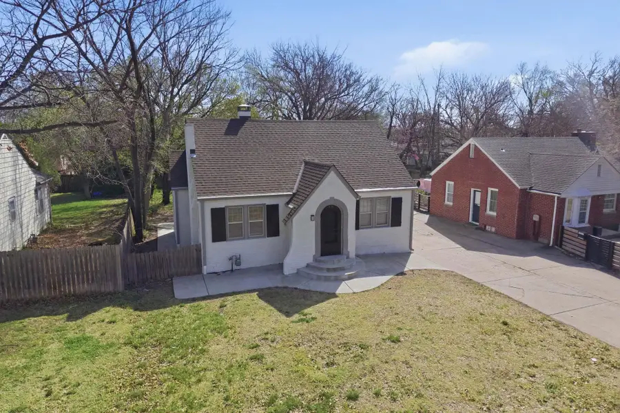 636 N Pershing Ave, Wichita, KS 67208 - #3