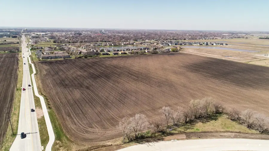 7945 N Seneca St, Valley Center, KS 67147 - #3