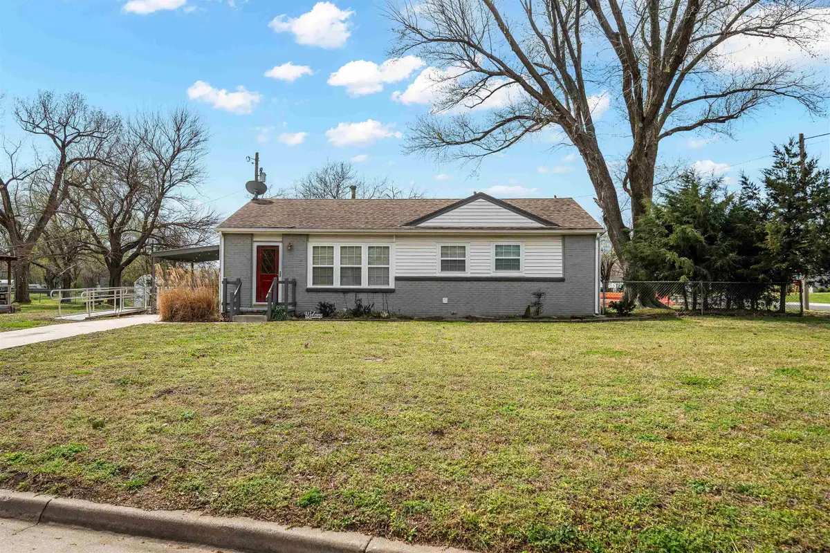 1101 E Denver Dr, Park City, KS 67219 - #1