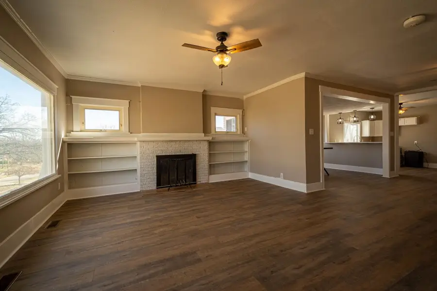 824 W 9th St, Concordia, KS 66901 - #3