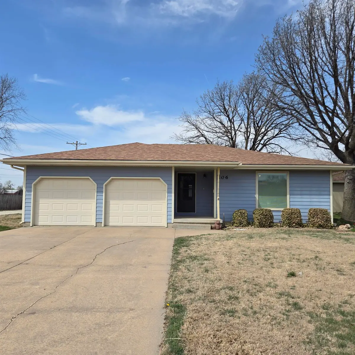106 S Walnut St, Solomon, KS 67480 - #1