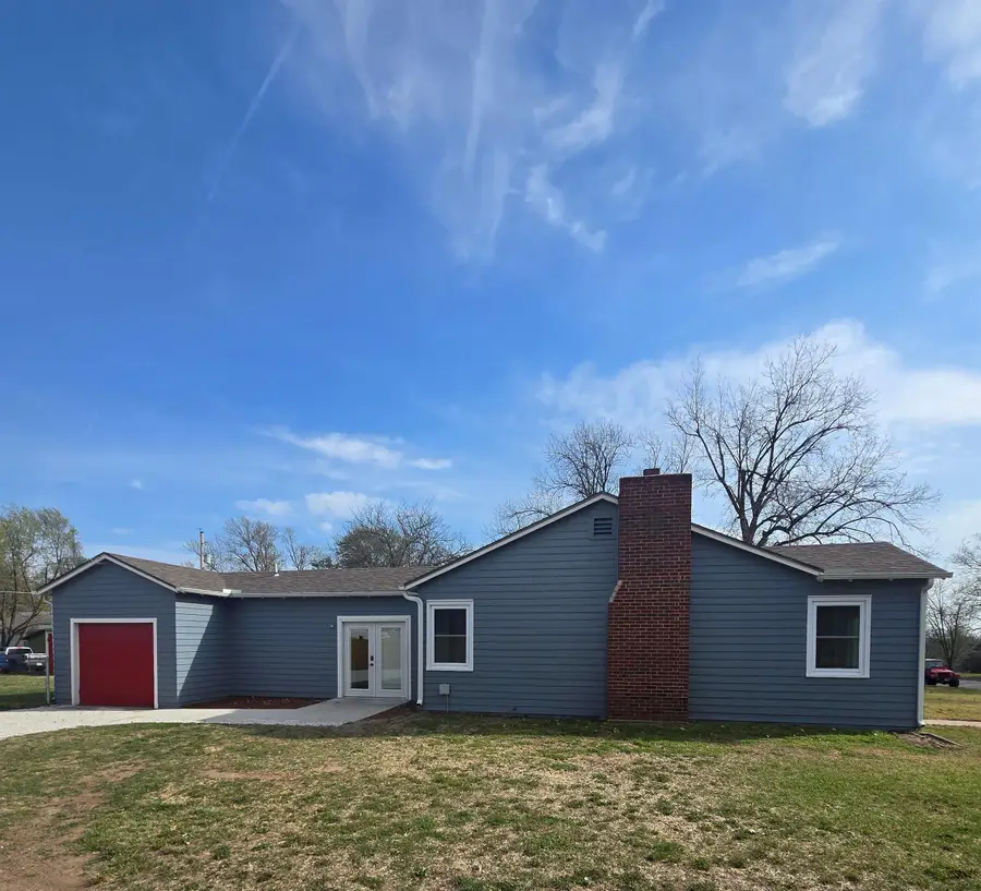 612 N 9th St, Arkansas City, KS 67005 - #3