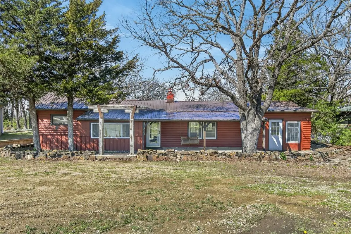 216 E Lakeview Dr, Toronto, KS 66777 - #1