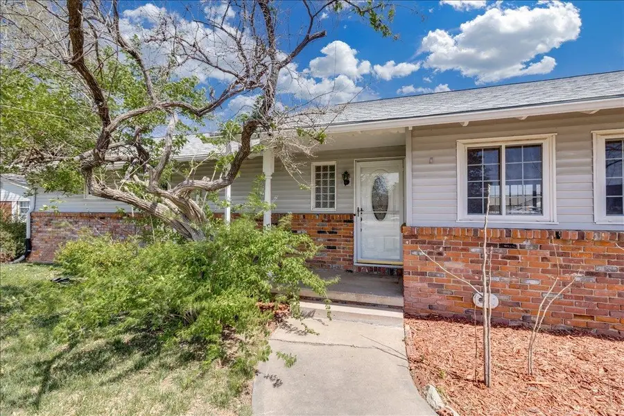 454 S Howe St, Wichita, KS 67209 - #2