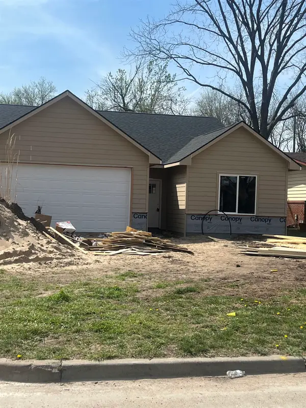 3233 E Skinner St, Wichita, KS 67218