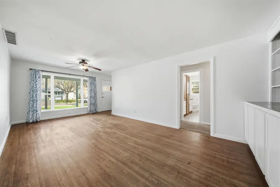 631 N Parkwood Ln, Wichita, KS 67208 - #2