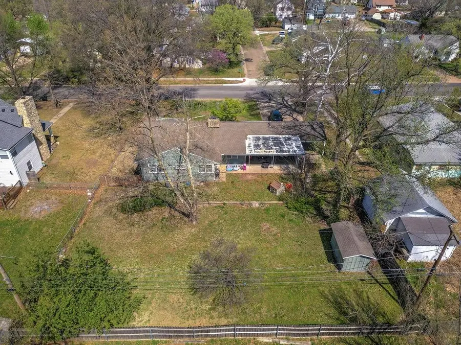 1421 E 12th Ave, Winfield, KS 67156 - #3