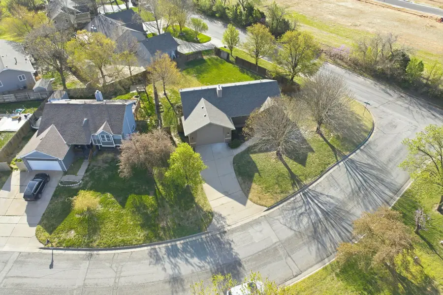 2772 Glacier Dr, Wichita, KS 67215 - #2