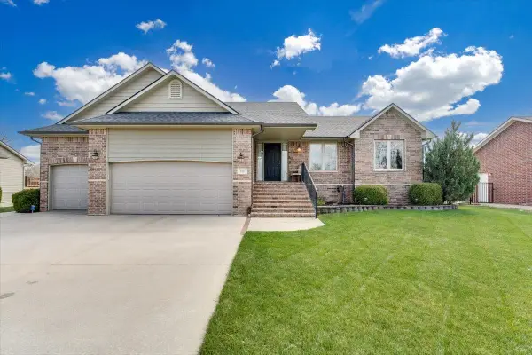 311 Evergreen Ct, Cheney, KS 67025