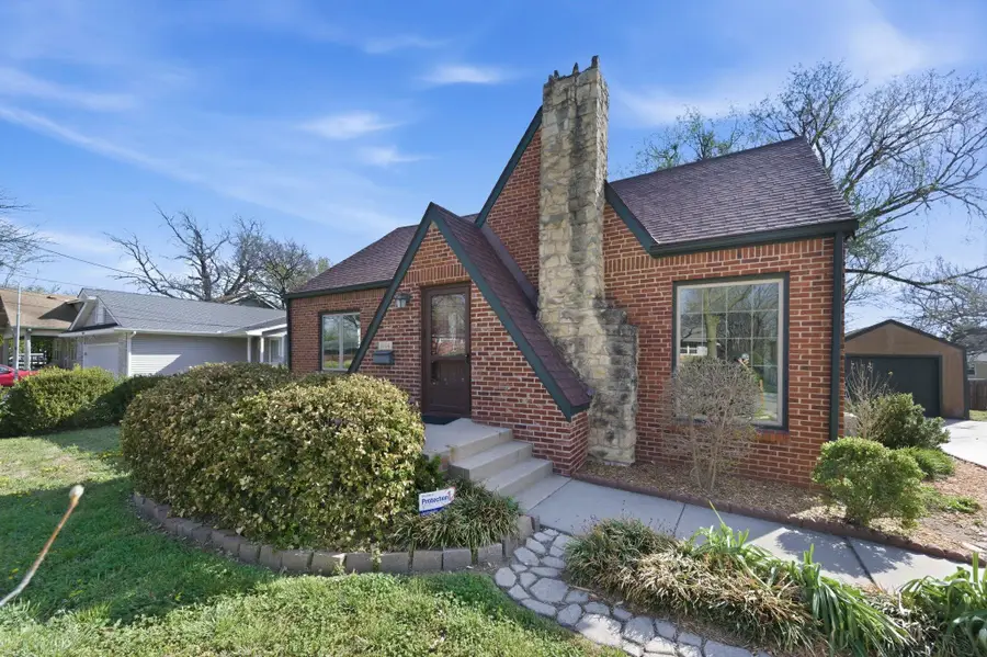 1554 N Woodrow Ct, Wichita, KS 67203 - #3