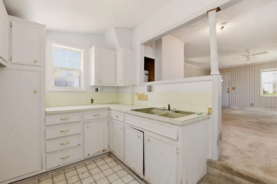1536 N Andover Rd, Andover, KS 67002 - #2