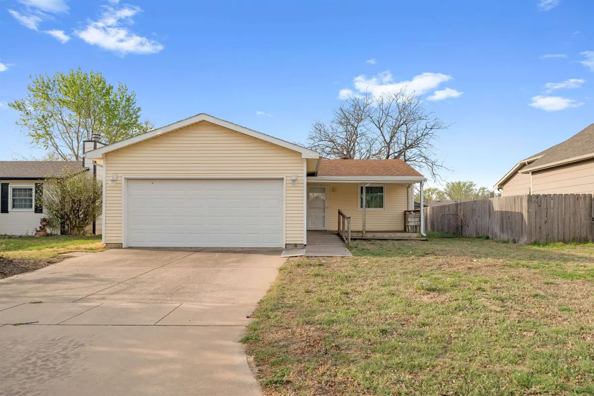 925 E Idlewild Dr, Wichita, KS 67216 - #1