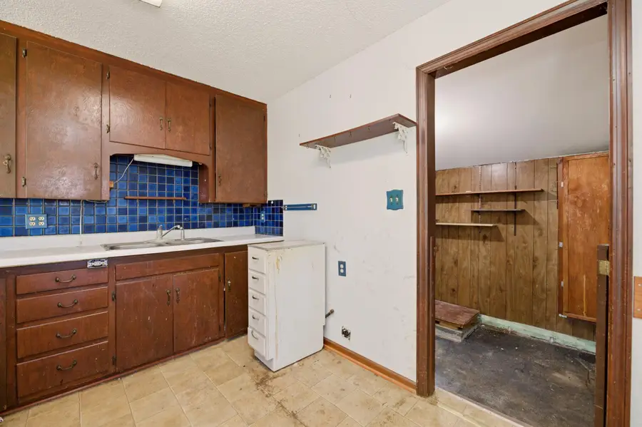 1540 N Andover Rd, Andover, KS 67002 - #3