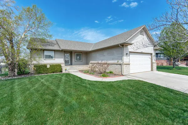 12222 E Ayesbury Ct, Wichita, KS 67226