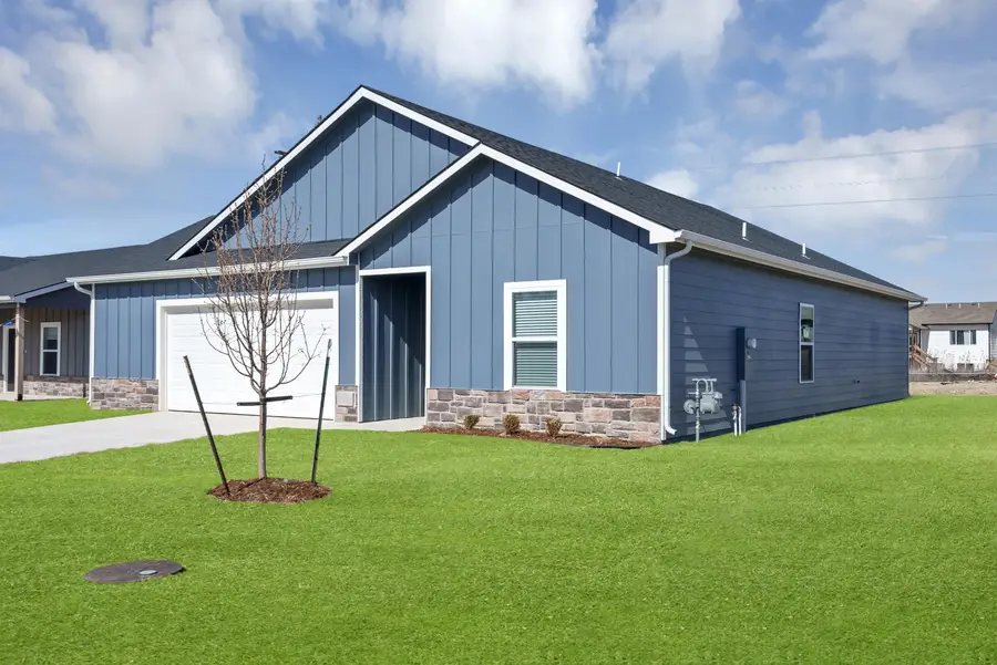 9415 E Hurst St, Wichita, KS 67210 - #2