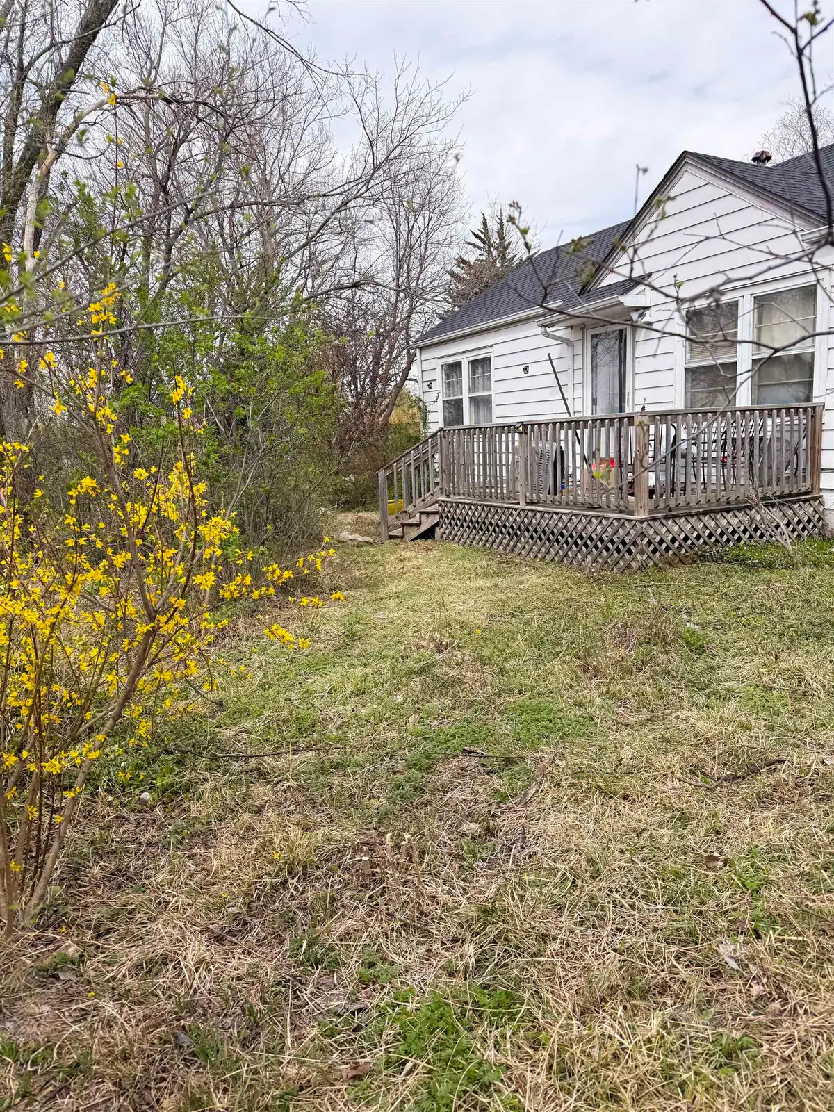 5101 E New Jersey Dr, Wichita, KS 67210-1528 - #1