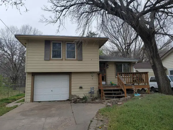 1009 N 12th St, Salina, KS 67401
